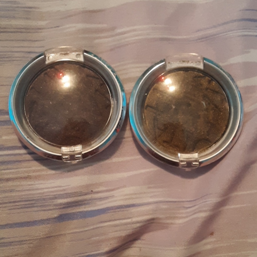 Eye shadow